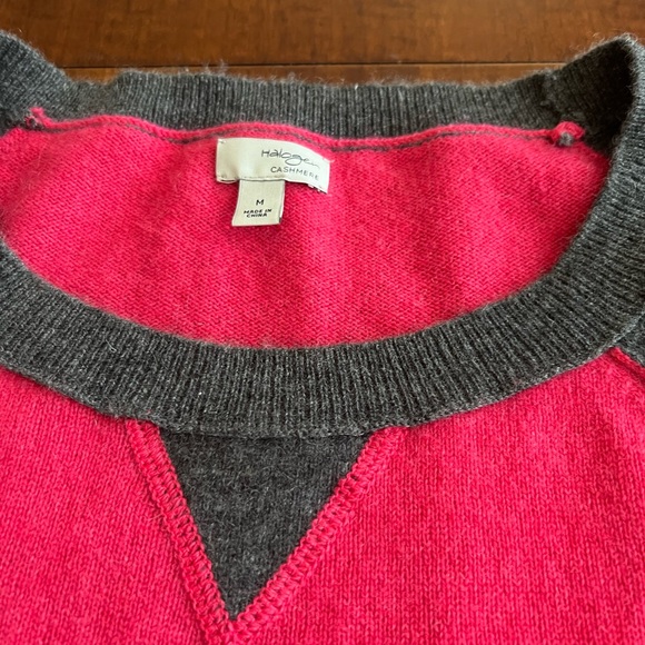 Halogen cashmere sweater, size Medium, color gray/red - Picture 2 of 3